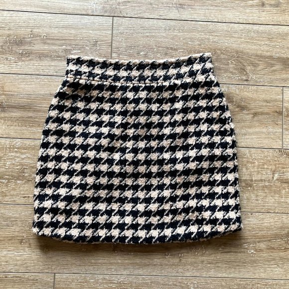 Elodie Dresses & Skirts - Elodie Houndstooth Mini Skirt Size Small